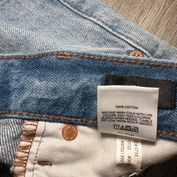 Express, High Waisted Wide Leg Jeans - Light Wash - Size 2R - Picture 9 of 13